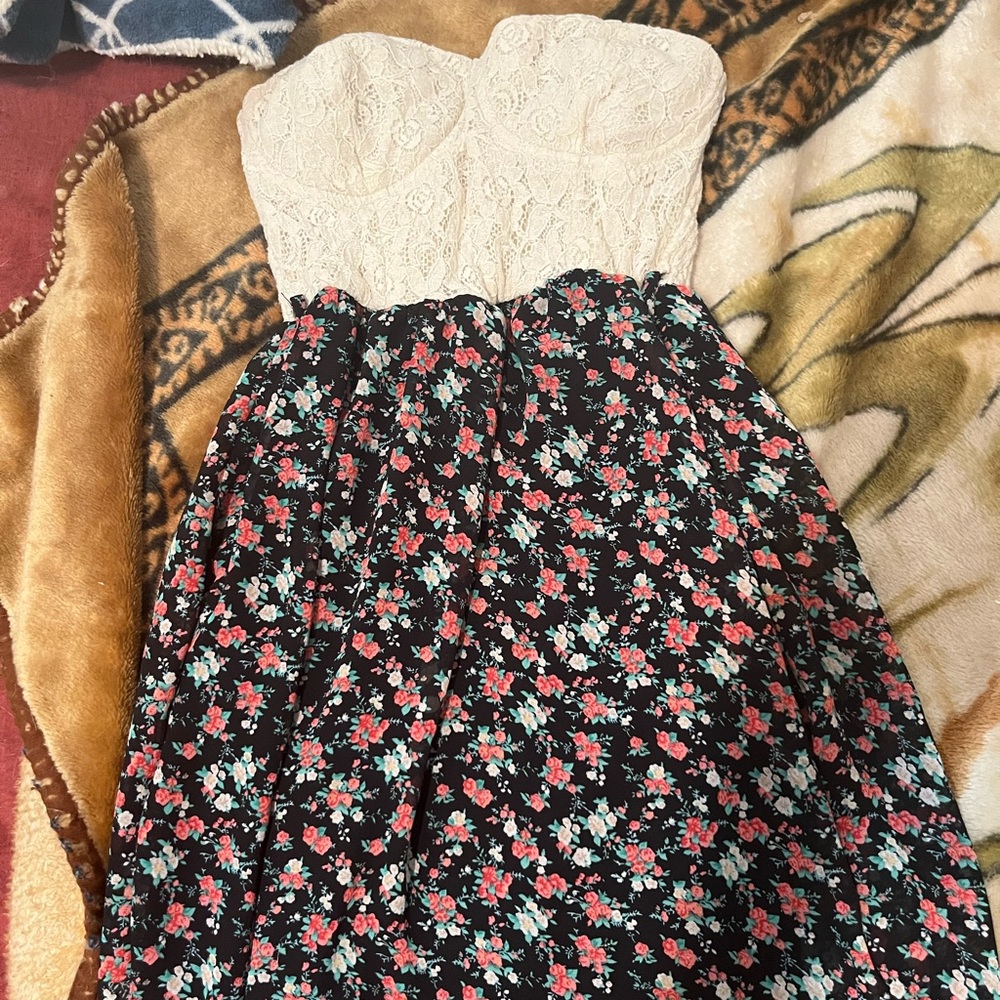 Strapless dress
